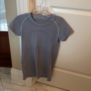 Lululemon short sleeve shirt